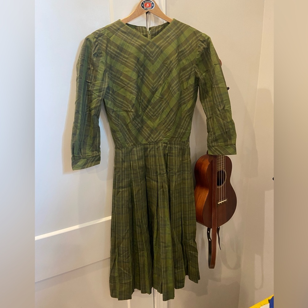 Vintage 1950s shirtwaist dress